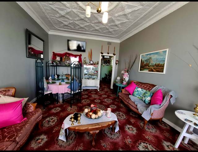 2 BEDROOM APARTMENT FOR SALE IN SPRINGS CENTRAL